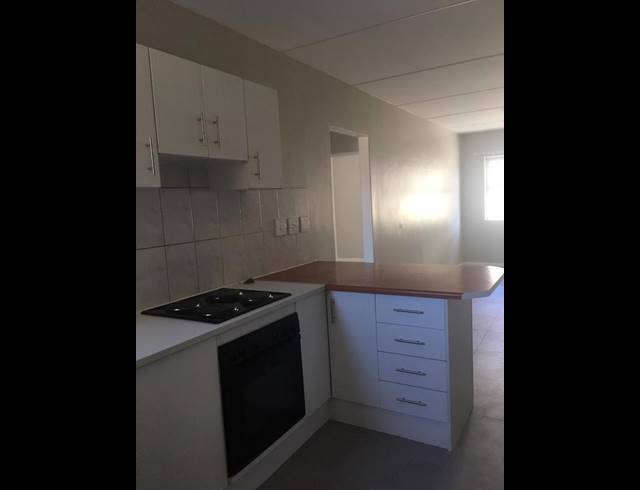 2 BEDROOM PROPERTY TO RENT IN GOODWOOD CENTRAL